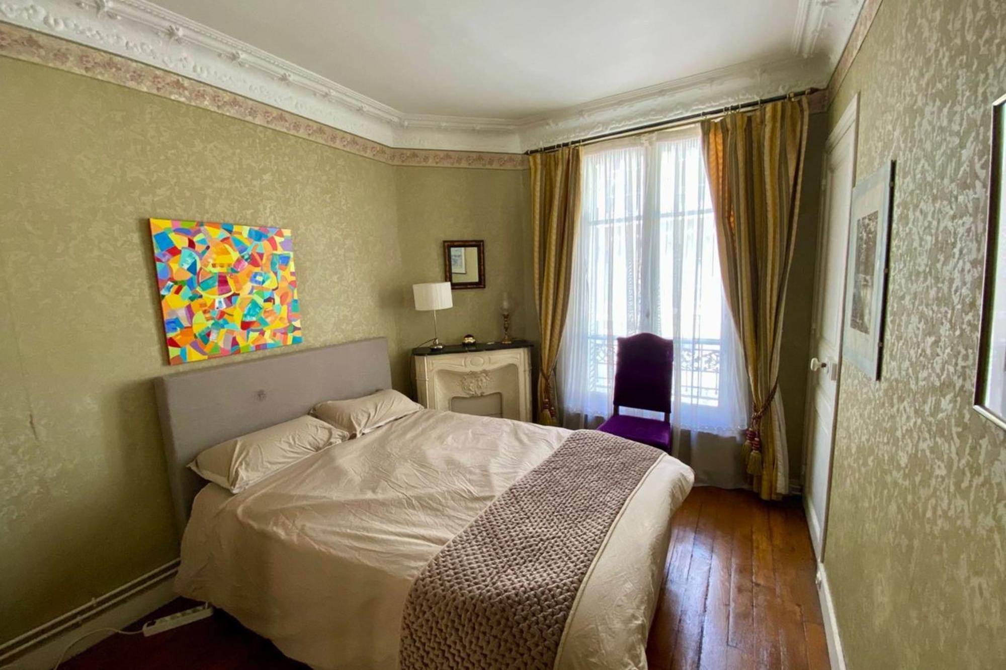 Spacious Near The Eiffel Tower