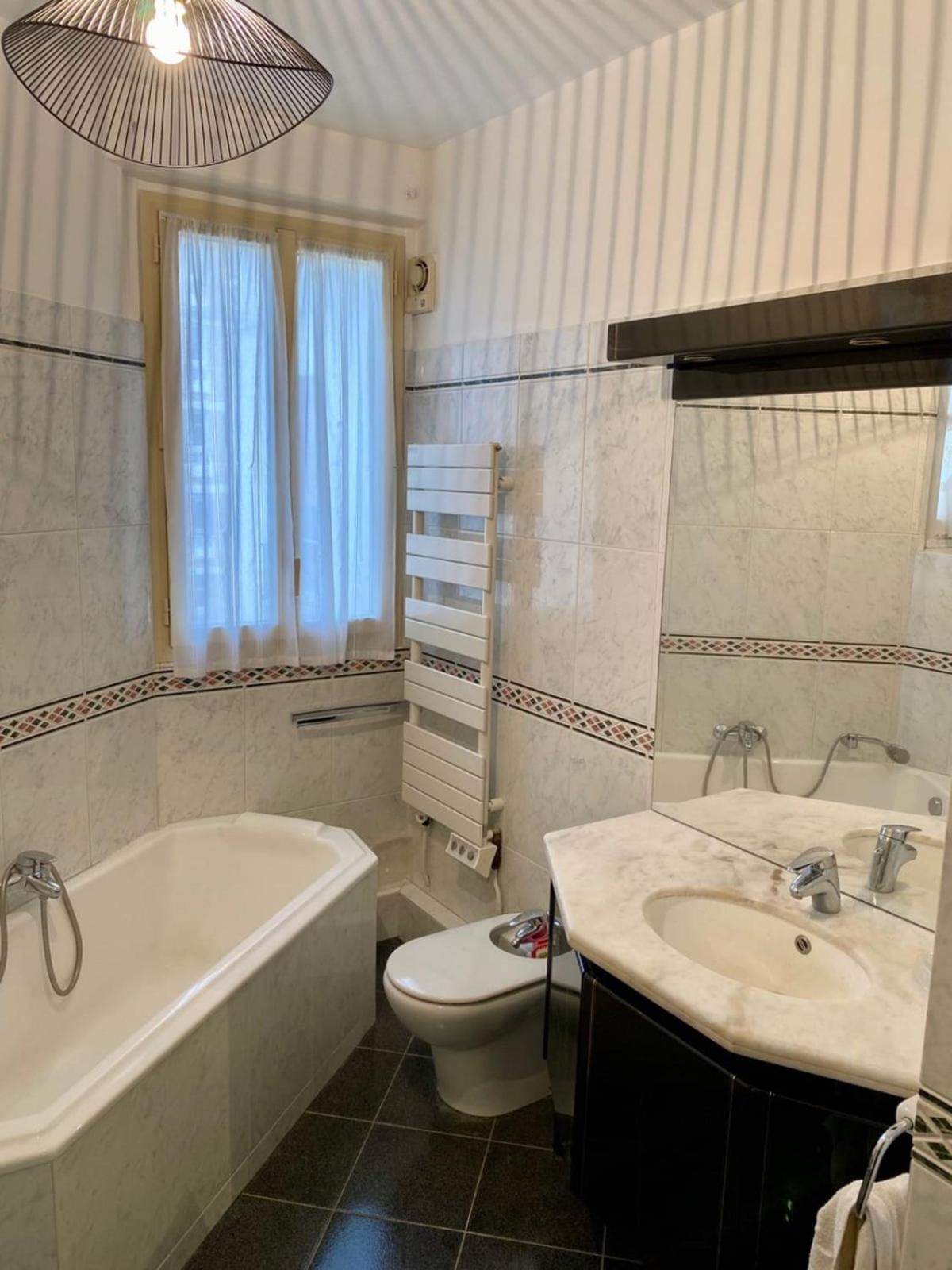Spacious Near The Eiffel Tower Appartamento Parigi